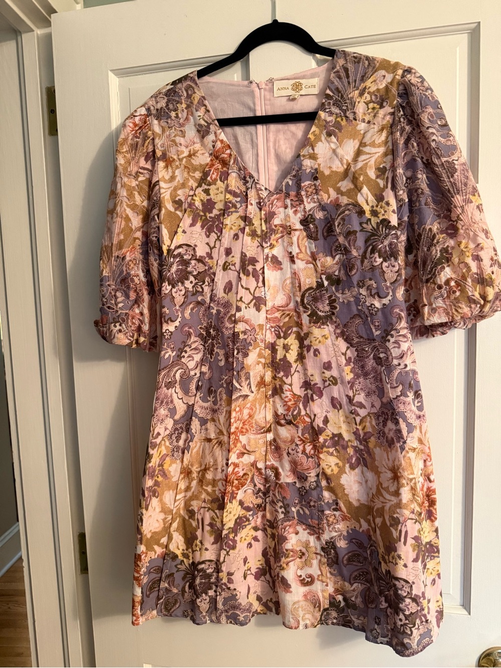 Anna Cate Floral Puff-Sleeve Mini Dress in Lavender & Pink. Never worn